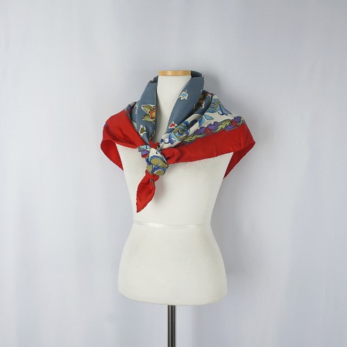 GIVENCHY silk scarf(Italy made)
